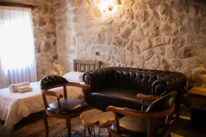 Rose Moon Cave - Room