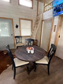 Hollowbranch Hideaway - Restaurang