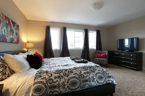 Boardwalk Homes - Executive Townhomes - Værelse