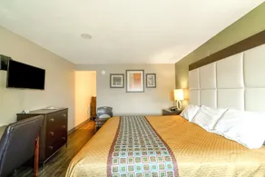 Deluxe Inn & Suites By OYO Miami OK - Værelse