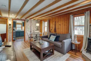 Cozy Lake Wallenpaupack Cabin w/ Community Perks - Interiør