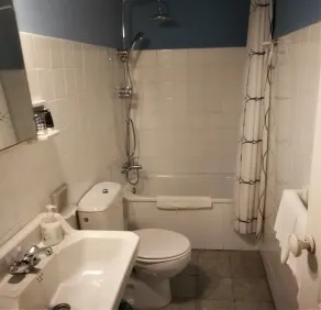 Hostal Montsoliu - Bad