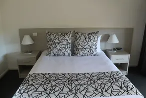 Hunter Gateway Motel - Room