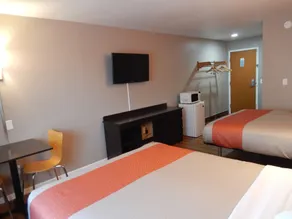 Motel 6-Rossford, OH - Chambre