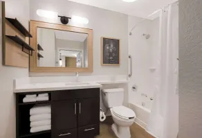 Sonesta Simply Suites Irvine East Foothill - Salle de bain