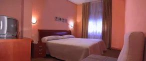 HOTEL EL ROBLE PALENTINO - Zimmer