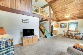 Germfask Home w/ Fire Pit, Grill & Yard Games! - Innenbereich