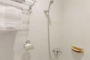 Hotel O Idola Residence - Badezimmer