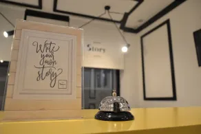Hotel Story - Recepción