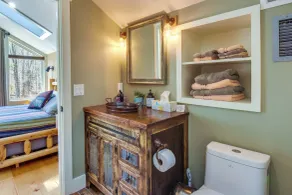 Romantic, Cozy Loft w/ Yard, 5 Miles to Clemson - Interior