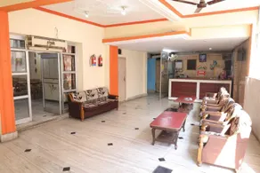 New Samrat Hotel & Restaurant - Vestíbulo