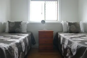 Hampton Court Apartments - Room