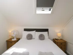 Stable Cottage with pre booked use of Indoor Swimming Pool - Room