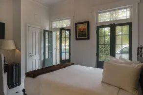 Royal Frenchmen Hotel and Bar - Vue de la chambre