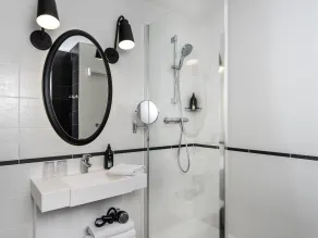 Aparthotel Adagio Paris Montmartre - Bathroom