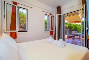 Romanos Beach Villas - Room