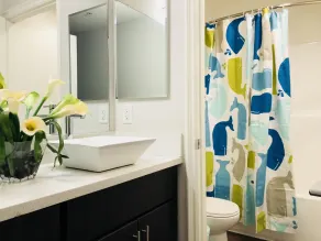 Westwood Apartments - Badezimmer