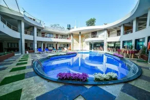 Ocean White Sands Resort & Spa - Pool