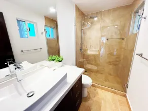 High-End Waterfront Condo at Secrets Waters - Salle de bain