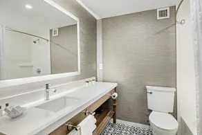 John Carver Inn & Spa - Badezimmer