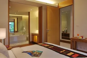 Pearl of Naithon - Room
