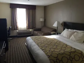 Baymont by Wyndham Harvard - Room