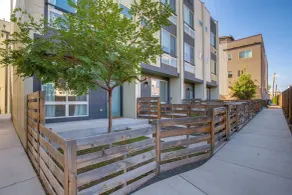 Rooftop Deck & Hot Tub: Walkable Denver Townhome - Innvendig