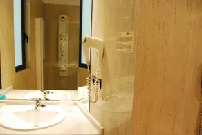 Hotel Mieres del Camino - Badrum