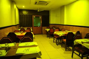 Iroomz Hotel Pawan - Restaurant