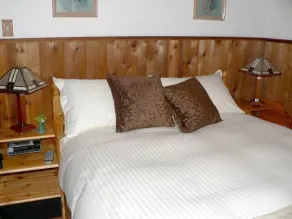 Cedar Song B&B - Room