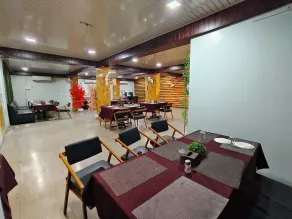 Emerald Tree Moshi - Restaurant