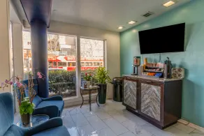 The Wharf Inn - Lobby sitting area