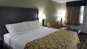 Baymont by Wyndham Clarksville - Chambre