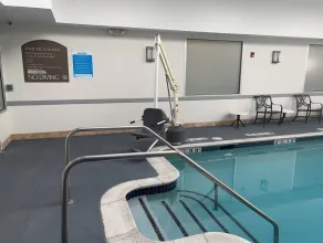 Hamden Hotel and Suites HAMDEN - NEW HAVEN - Piscine
