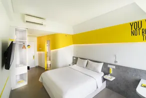 Yello Hotel Manggarai - Room