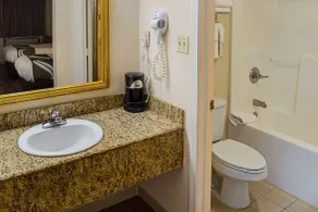 Quality Inn Biloxi Beach - Salle de bain