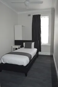 The Parade Hotel - Room