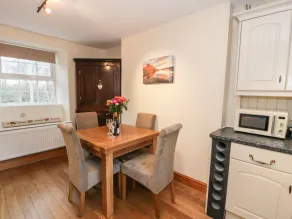 Llwyn Celyn - Interior