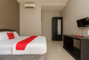 RedDoorz Syariah near Taman Air Mancur Bogor - Habitación