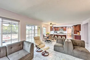 Bright California Home w/ Patio < 1 Mi to Hiking! - Intérieur