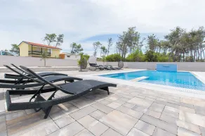 Seaside Oasis on Island Vir with Private Pool and Ocean Views - Piscina