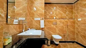Hotel Di Arch Lucknow - Bad
