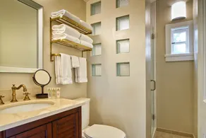Napa Valley Railway Inn - Bathroom