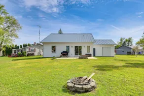 Pet-friendly Vineyard Lake Canal Oasis w/ Yard! - Interiør