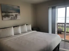 Sailor Jack Oceanfront Motel - Room