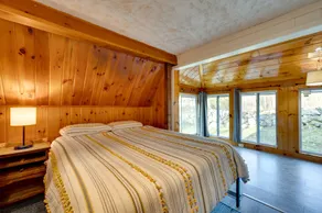 Cozy Bethlehem Family Cabin Near Skiing & Hiking! - Værelse
