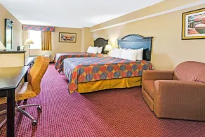 Days Inn & Suites by Wyndham Jeffersonville IN - Chambre