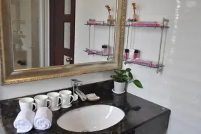 Cherry Feast Resort - Bathroom