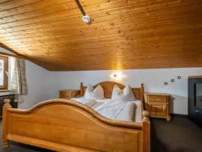 Gruppenhaus Weinberghof mit Kino, Spa & Terrasse - Værelse