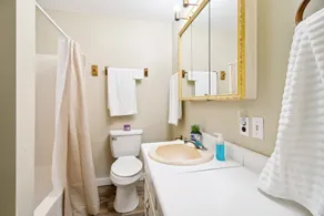 Charming Pocahontas Escape Near Historic Downtown! - Bad
